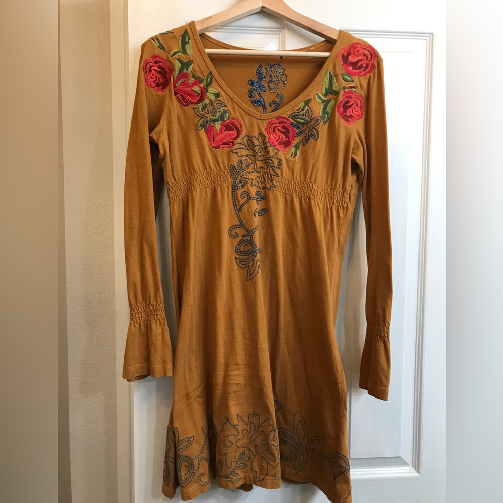 🌻HP!🌻 Bella Cara Embroidered Dress/Tunic M
